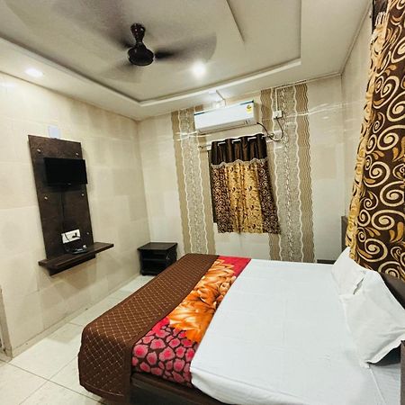 Hotel Shree Nath - 200 Meters From Dwarkadhish Temple Ngoại thất bức ảnh