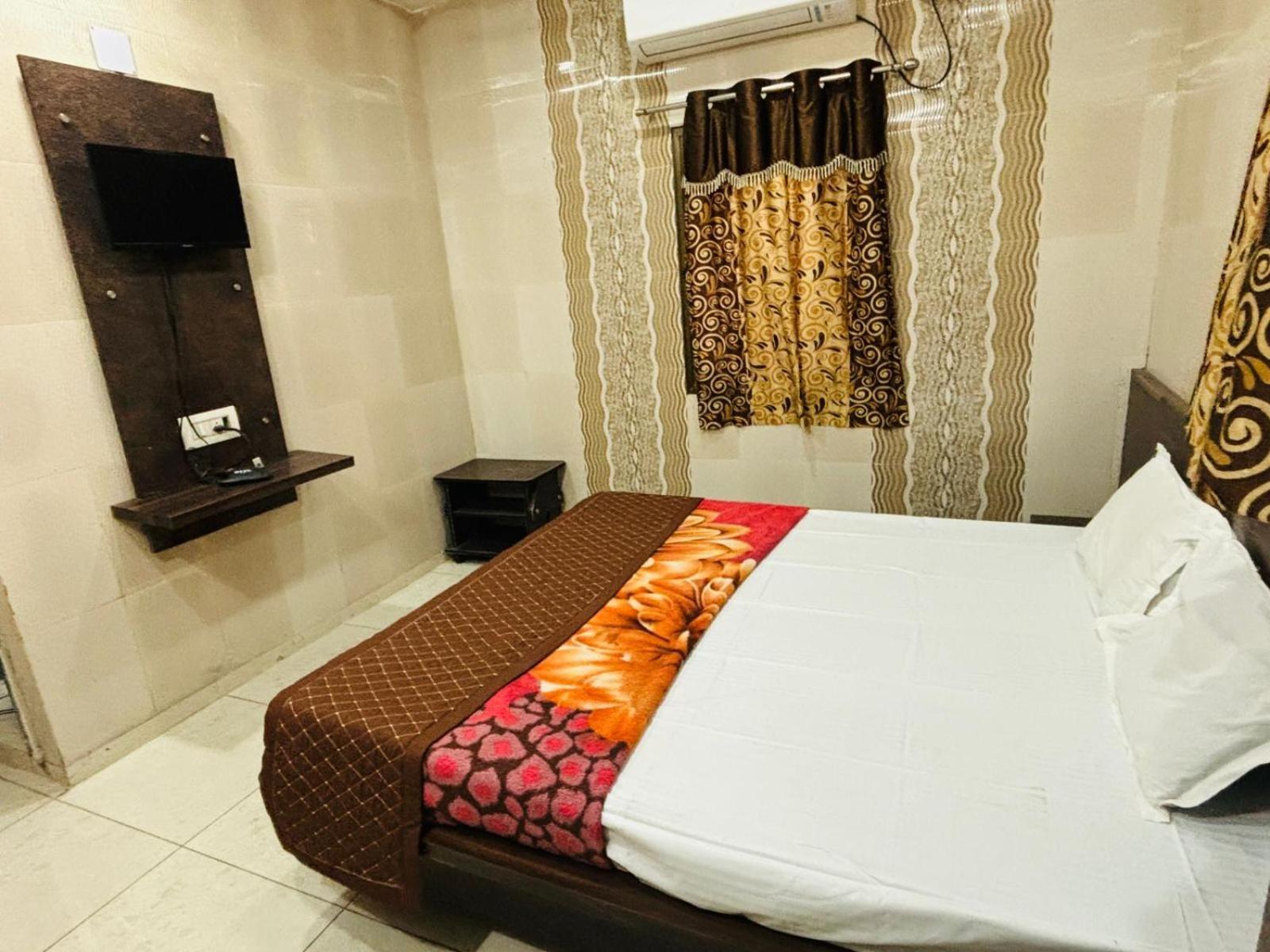 Hotel Shree Nath - 200 Meters From Dwarkadhish Temple Ngoại thất bức ảnh