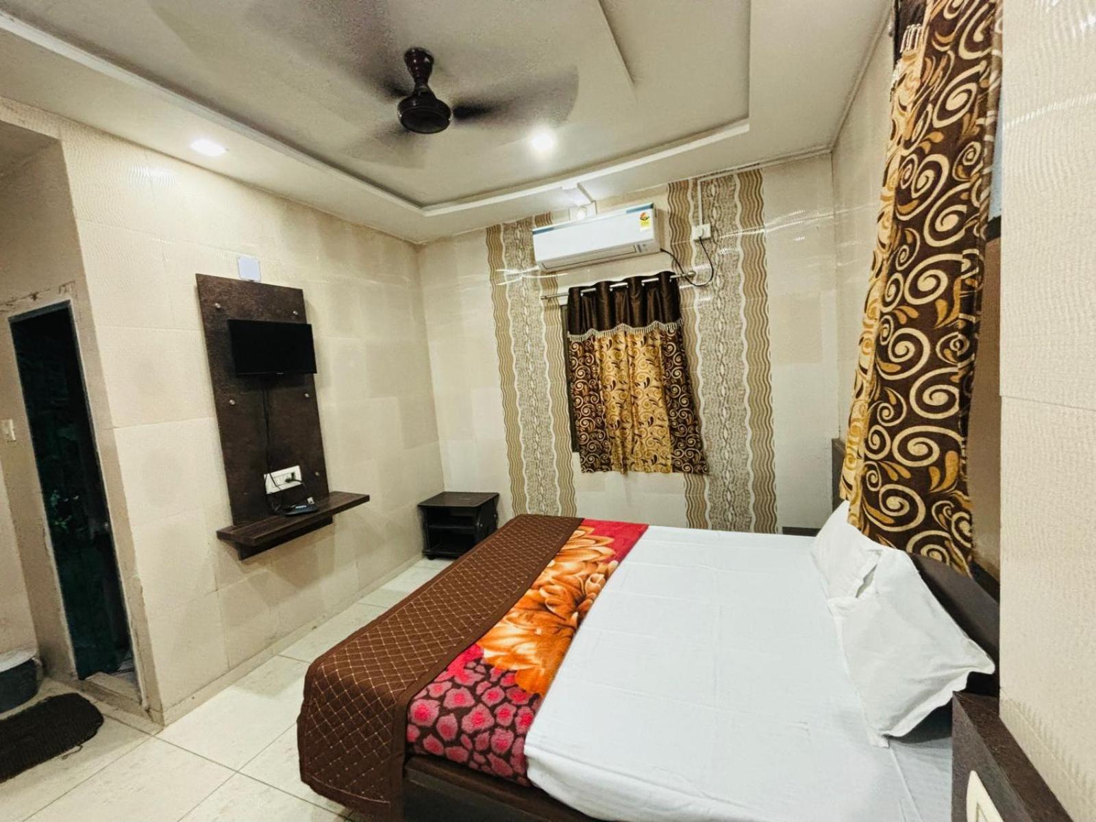 Hotel Shree Nath - 200 Meters From Dwarkadhish Temple Ngoại thất bức ảnh