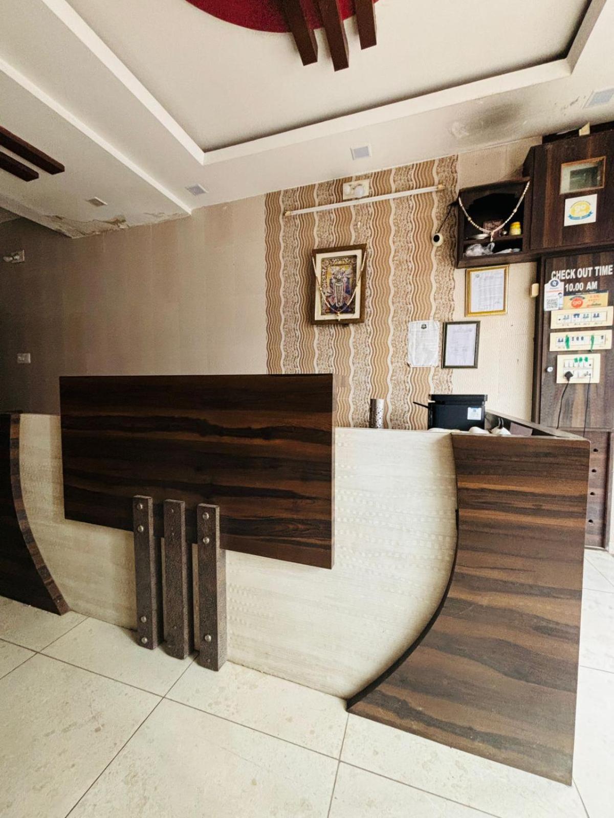 Hotel Shree Nath - 200 Meters From Dwarkadhish Temple Ngoại thất bức ảnh