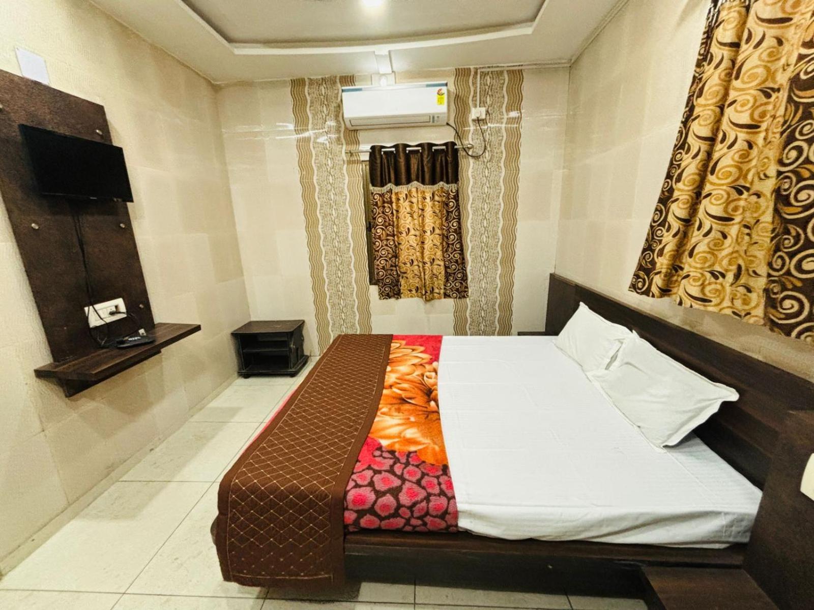 Hotel Shree Nath - 200 Meters From Dwarkadhish Temple Ngoại thất bức ảnh